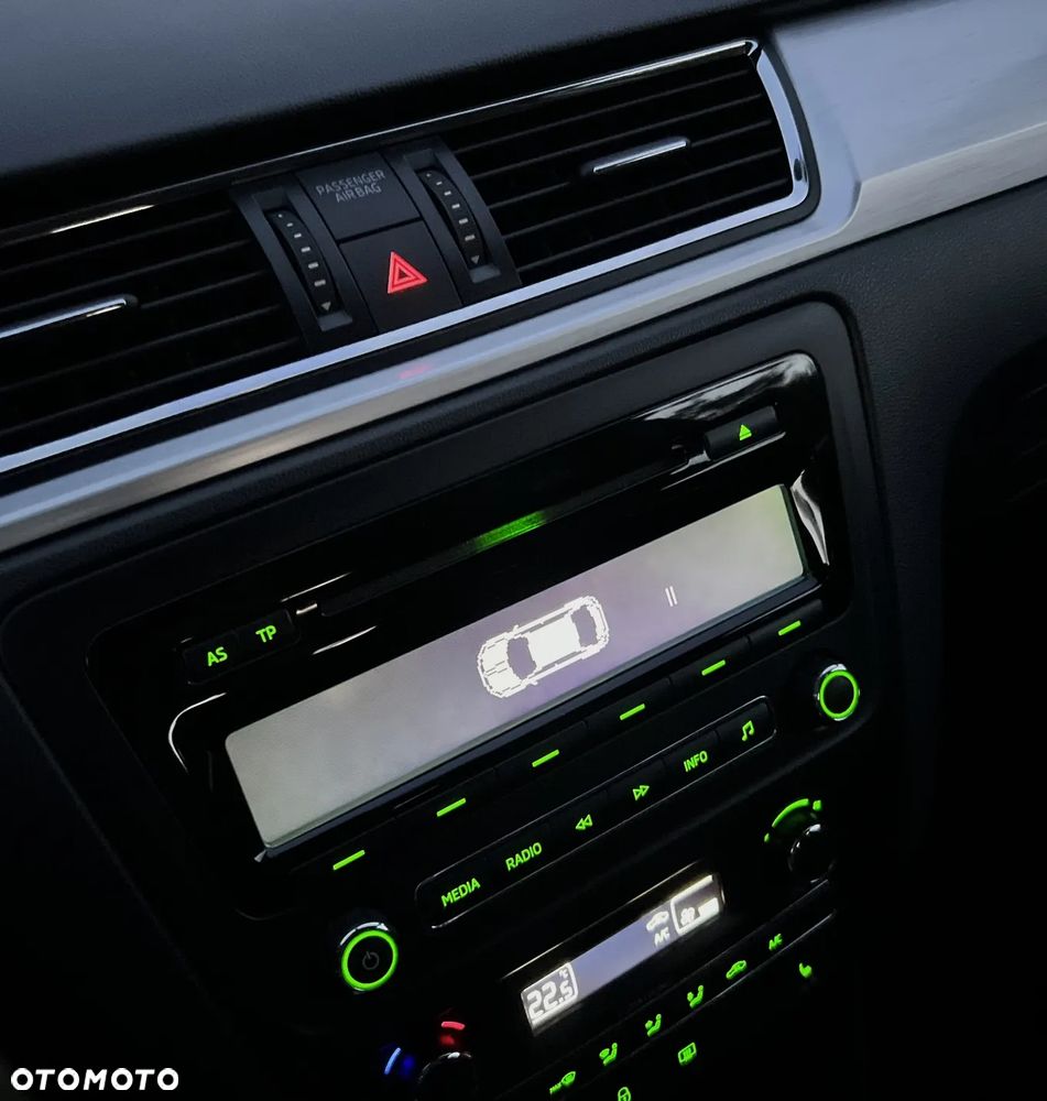 Skoda RAPID Spb 1.6 TDI DPF Style Plus - 21