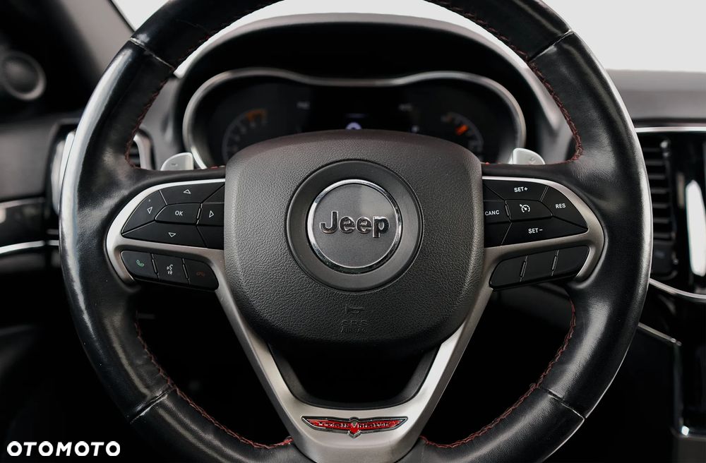 Jeep Grand Cherokee - 26