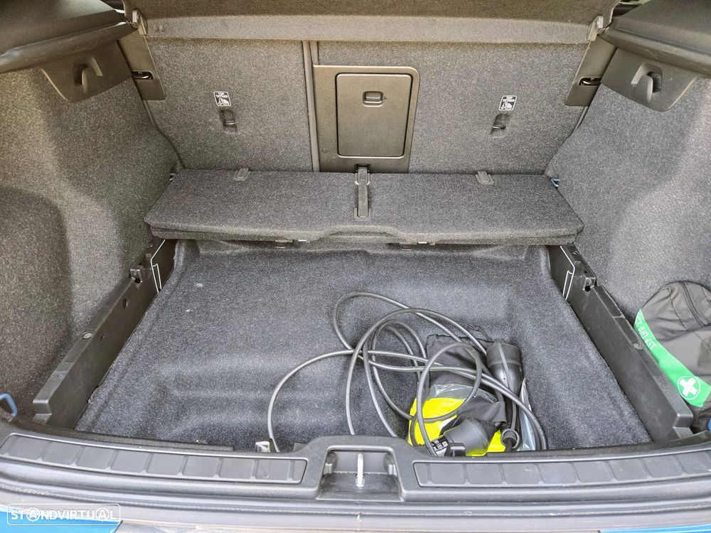 Volvo XC 40 Recharge Plus — fotografia 8