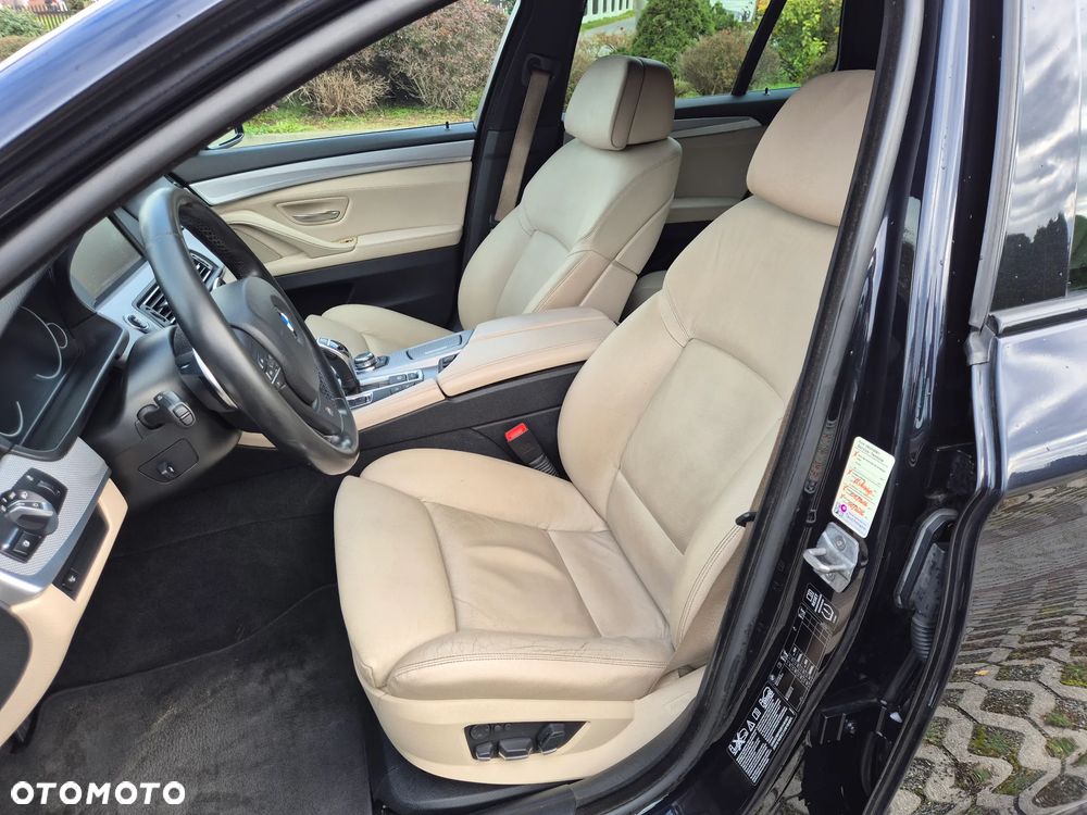 BMW Seria 5 M550d xDrive Touring Sport-Aut - 30