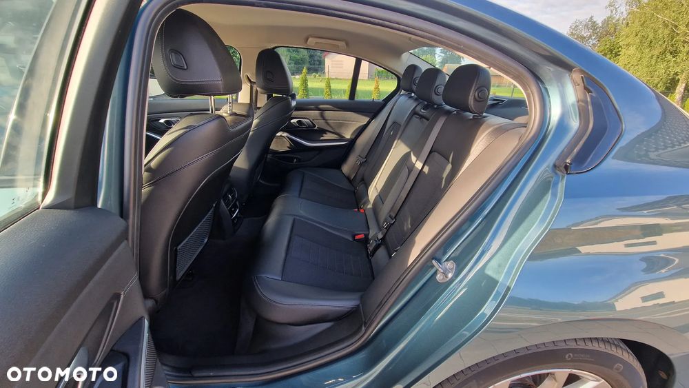 BMW Seria 3 320i GPF Sport - 27