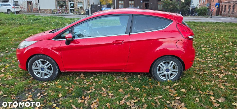 Ford Fiesta 2011 photo 4