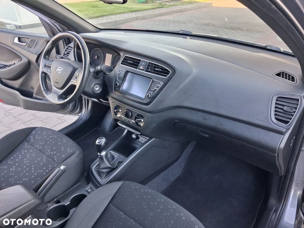Hyundai i20 1.2 BlueDrive Go - 29