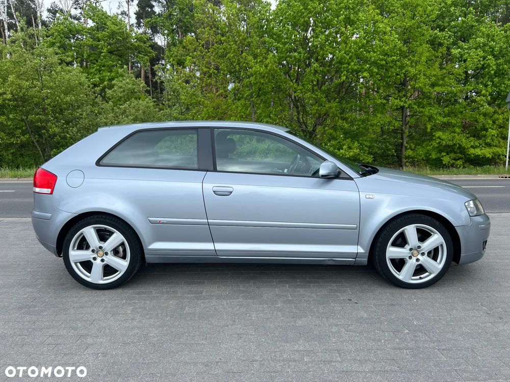 Audi A3 3-drzwiowe 2.0T FSI Ambiente S tronic - 4