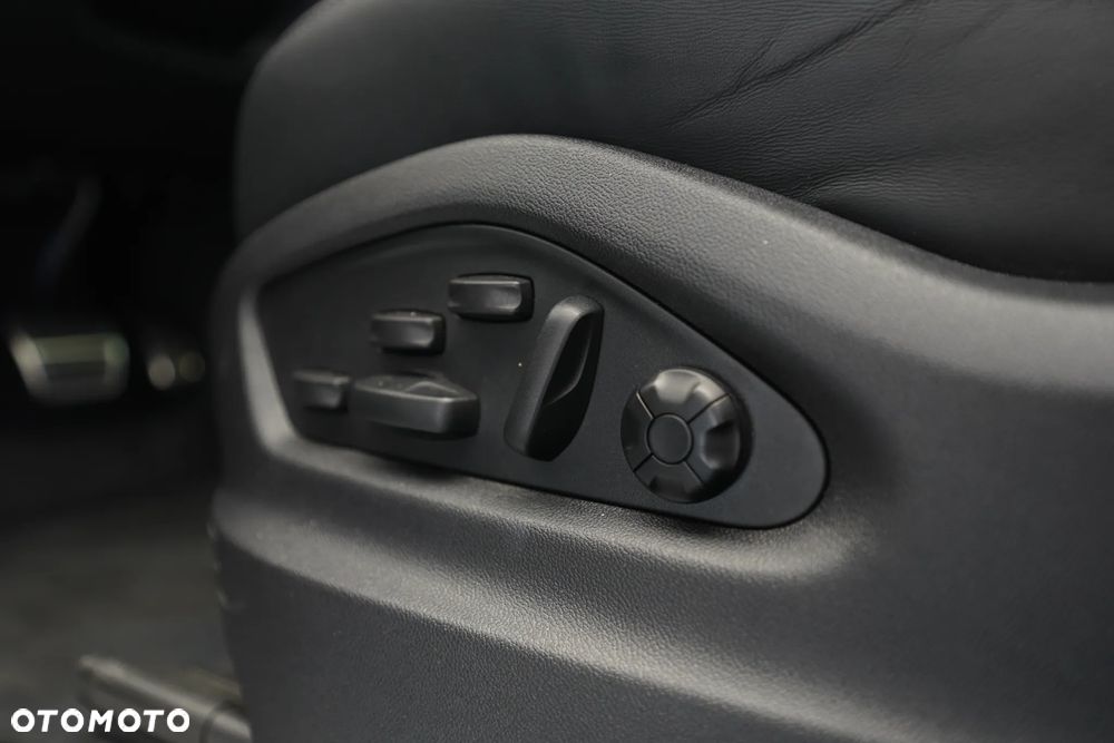 Porsche Cayenne - 28