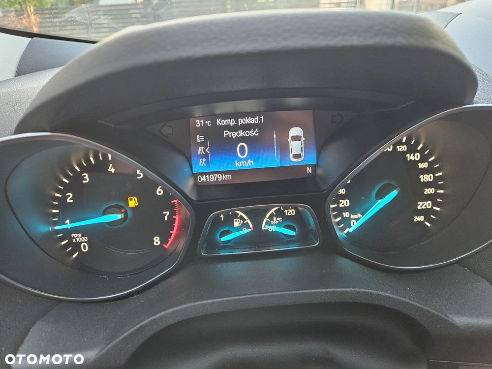 Ford Kuga 1.5 EcoBoost 2x4 Titanium - 6