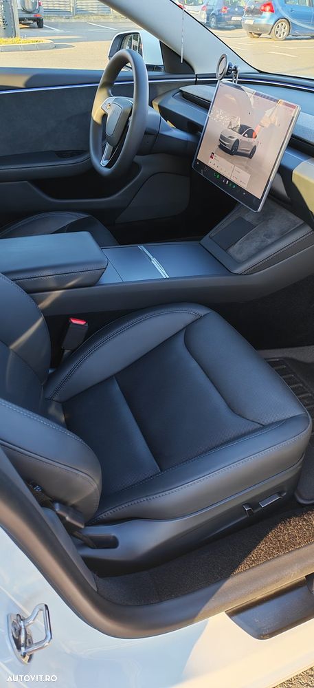 Tesla Model 3 - 6
