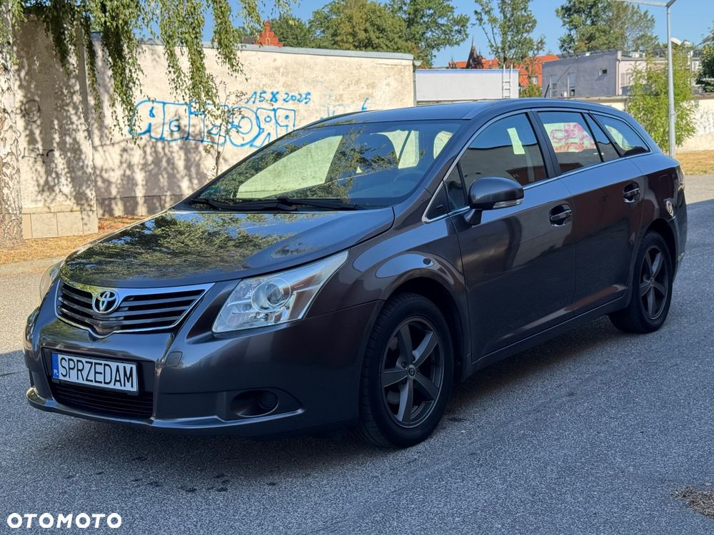 Toyota Avensis 1.6 Luna - 9