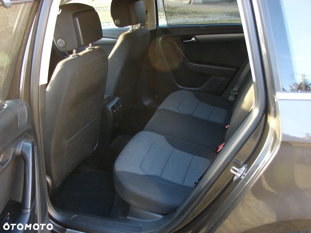 Volkswagen Passat - 6