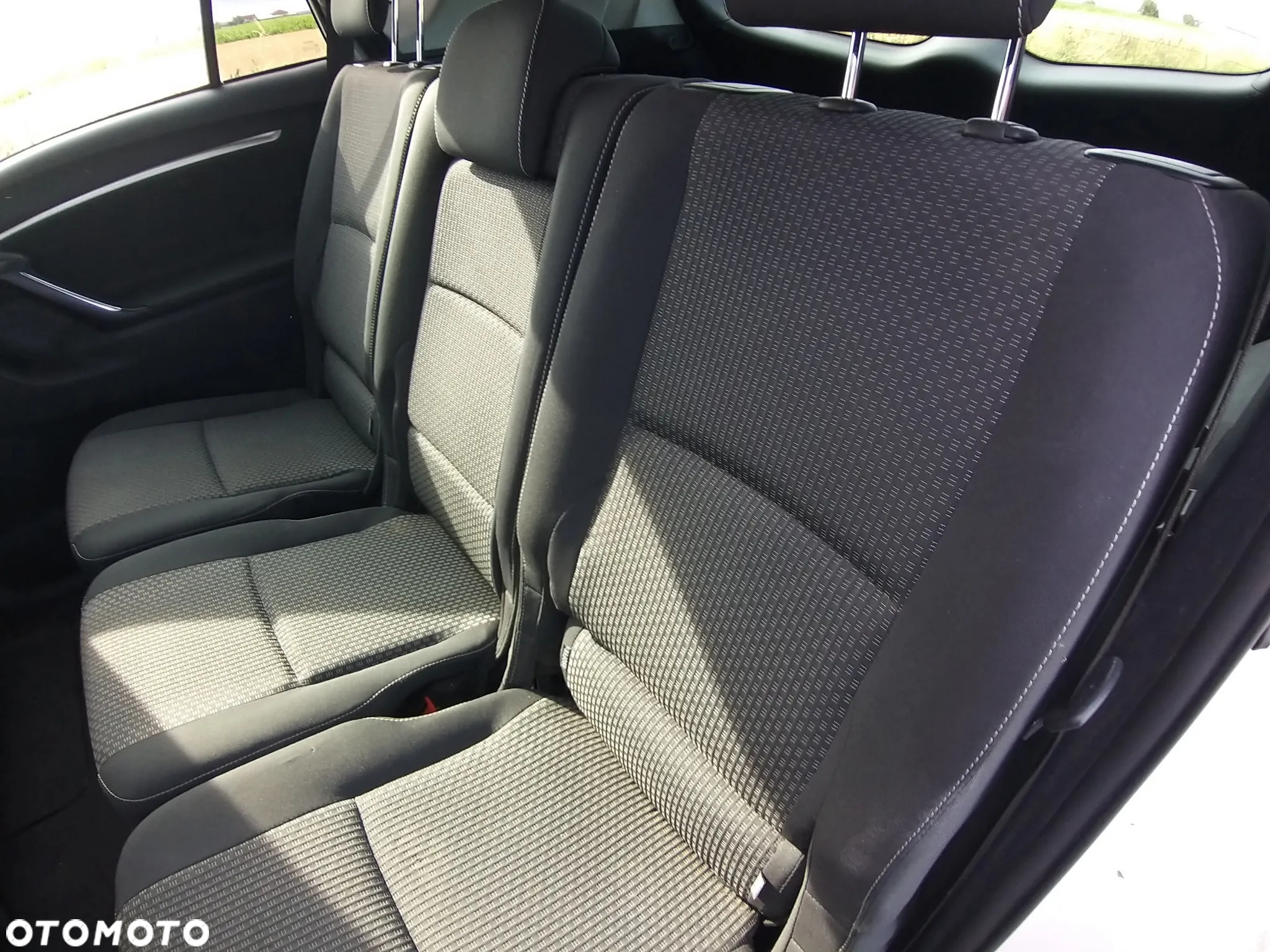 Toyota Verso 2.0 D-4D Premium - 18
