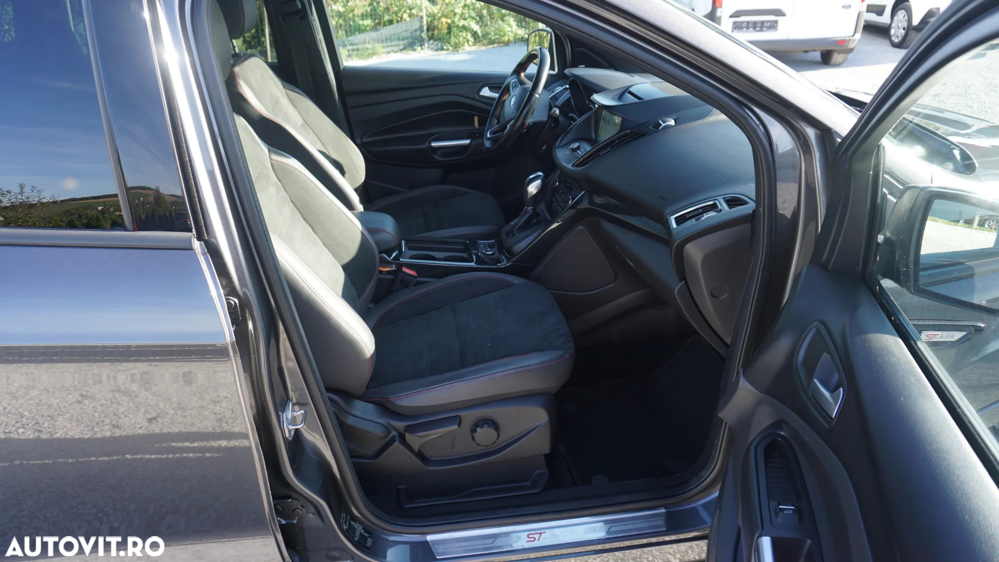 Ford Kuga 1.5 EcoBoost 4x4 Aut. ST-Line - 10
