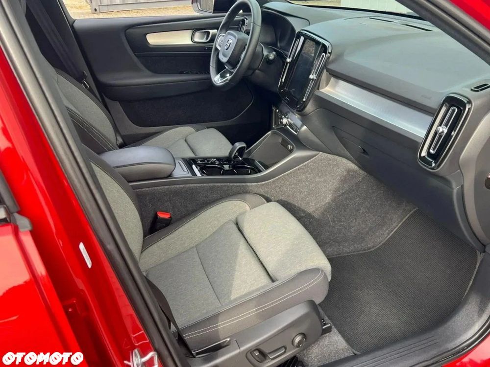 Volvo XC 40 B4 B AWD DKG Plus Bright - 25