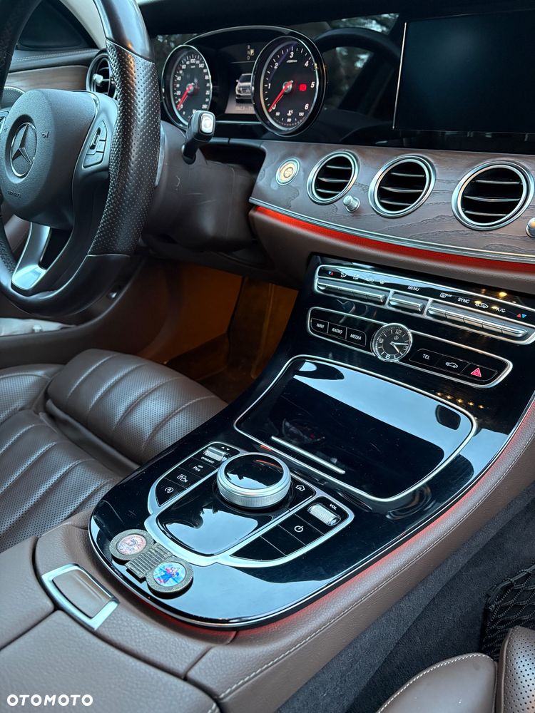 Mercedes-Benz Klasa E 220 d 9G-TRONIC - 5