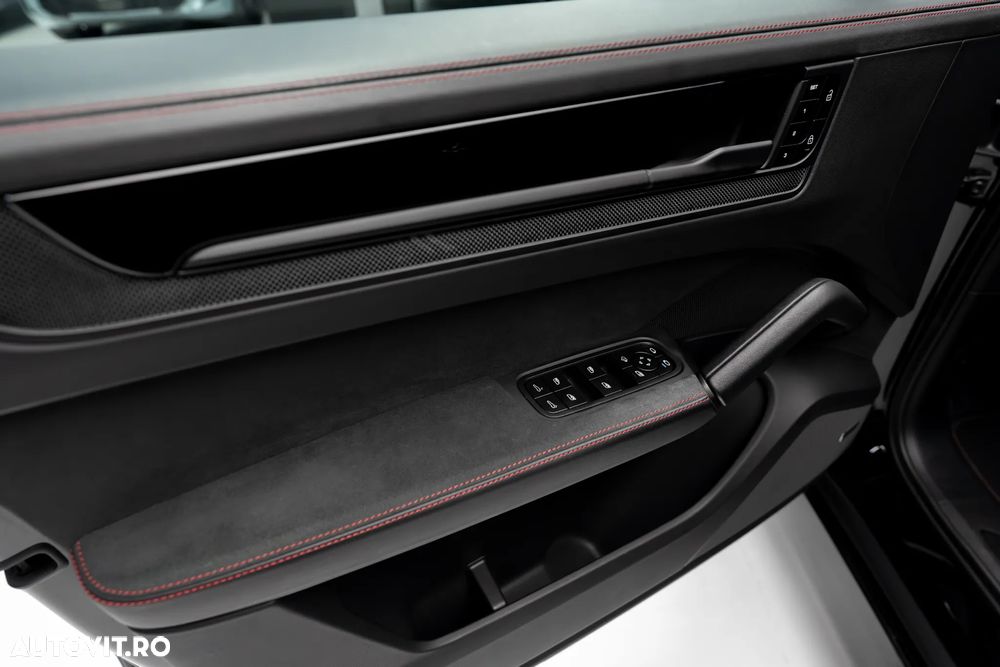 Porsche Cayenne GTS - 12