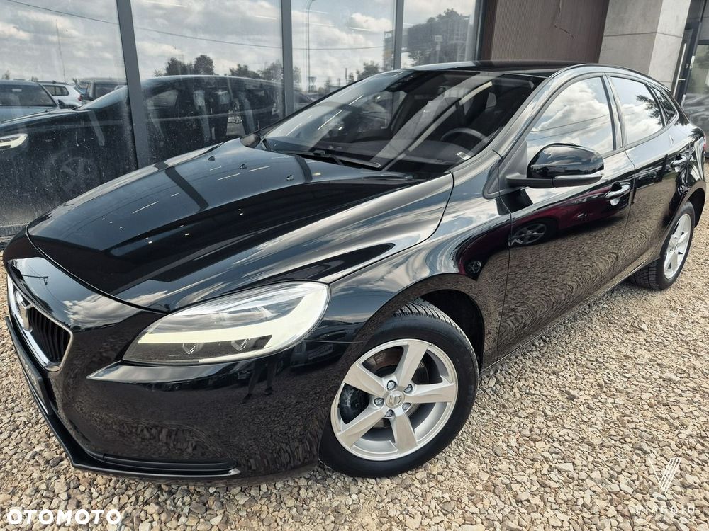 Volvo V40 T2 Momentum - 25