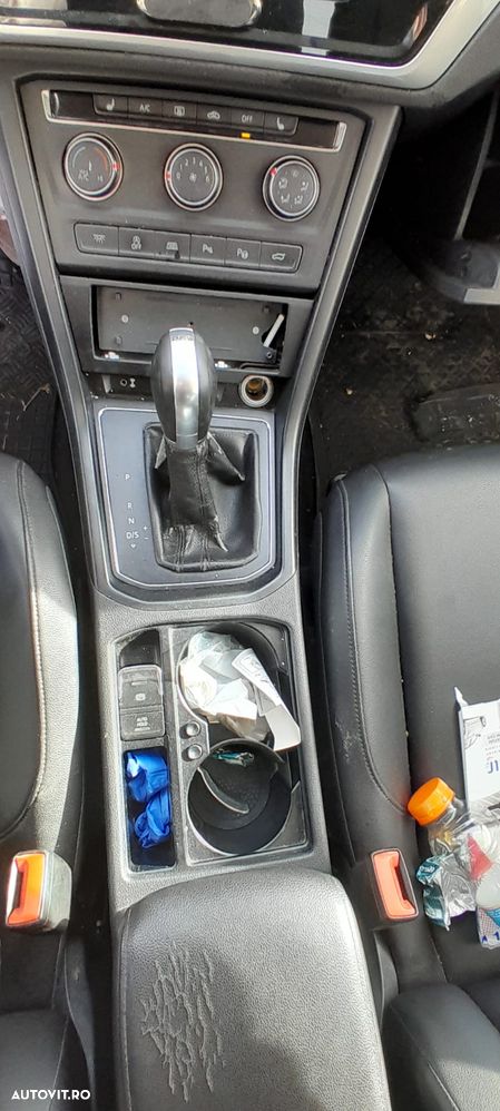 Dezmembram VW Touran 2 2.0 TDI DFGB - 2
