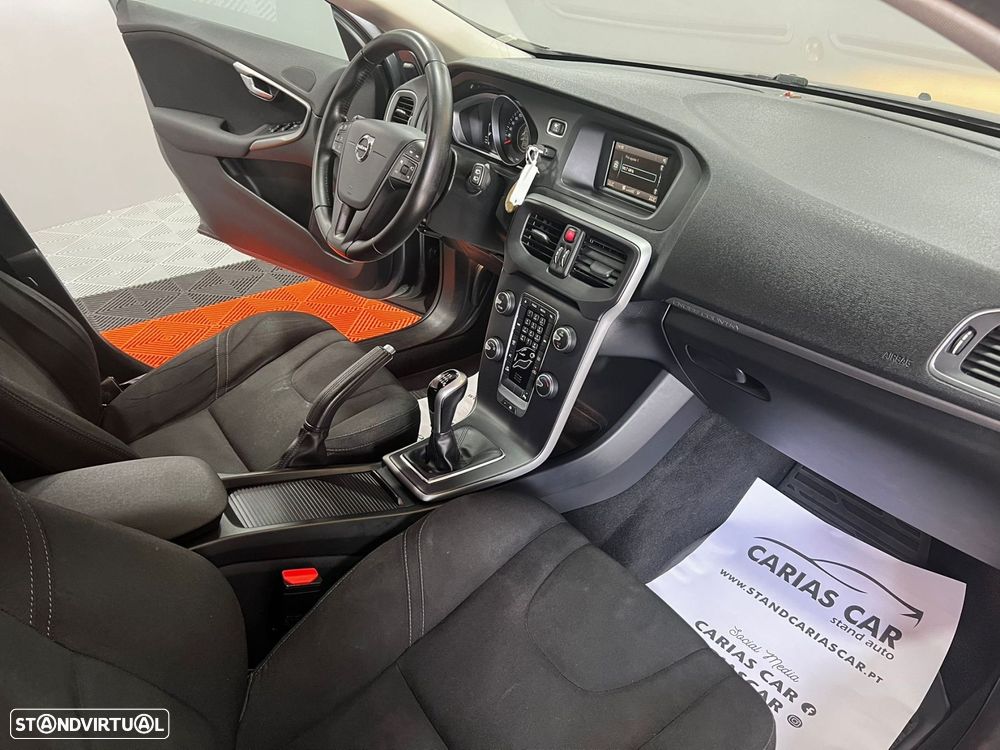 Volvo V40 Cross Country 2.0 D2 Summum - 21