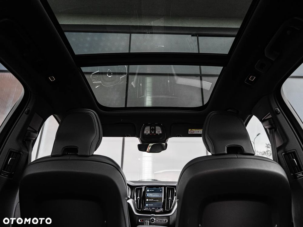 Volvo XC 60 T6 AWD Plug-In Hybrid R-Design - 19