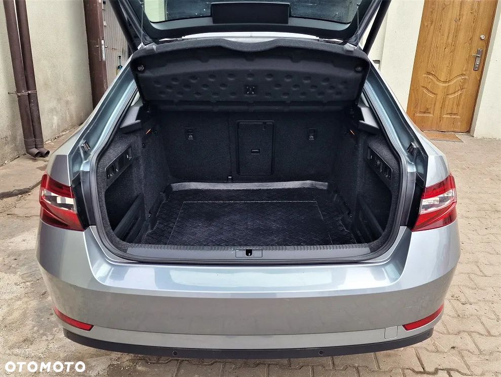 Skoda Superb 2.0 TDI Ambition - 14