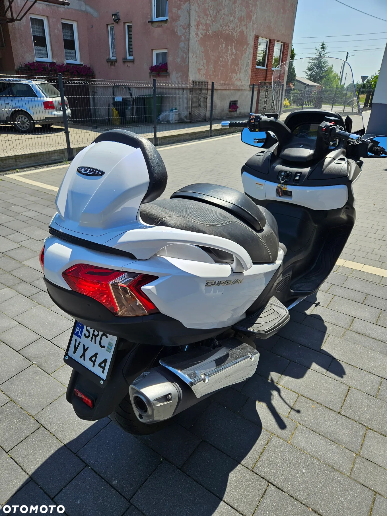 Suzuki Burgman - 4