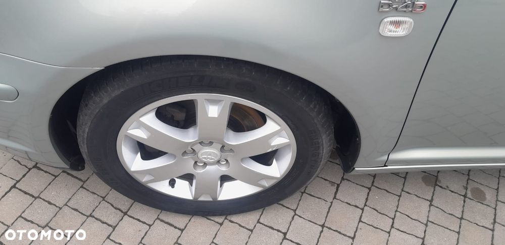 Toyota Avensis 2.0 D-4D High - 7