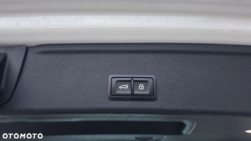 Audi A4 Avant 2.0 TDI S tronic sport - 34