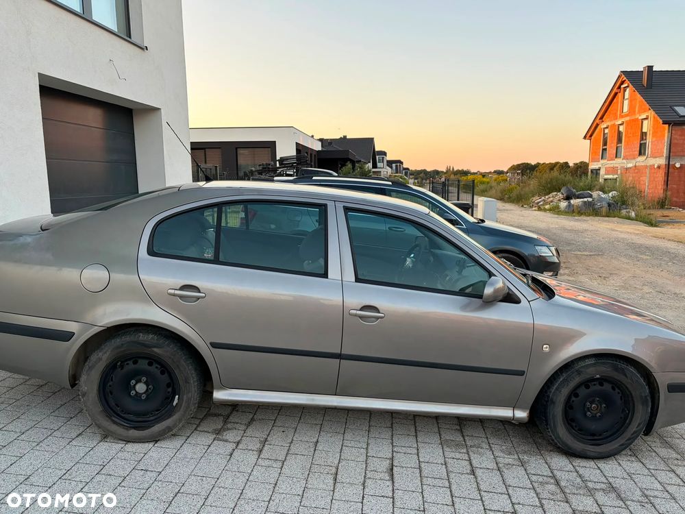 Skoda Octavia 1.6 Tour - 4