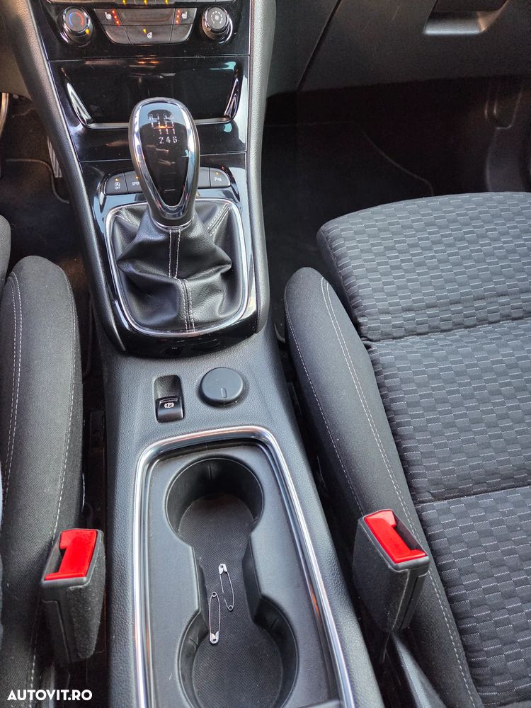 Opel Astra 1.6 BiTrb D (CDTI) Start/Stop Dynamic - 14