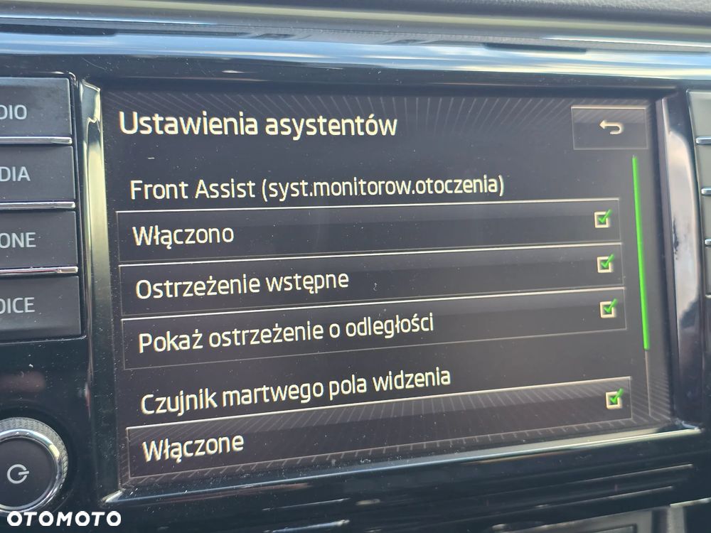 Skoda Superb 2.0 TDI DSG Premium Edition - 31
