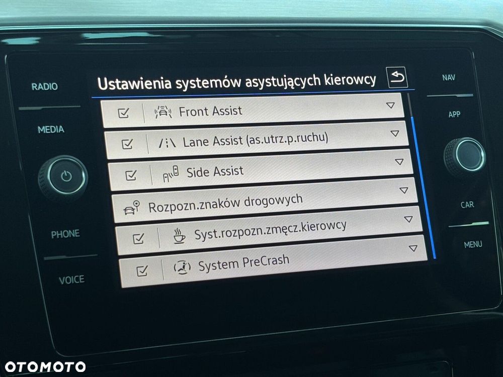 Volkswagen Passat - 41