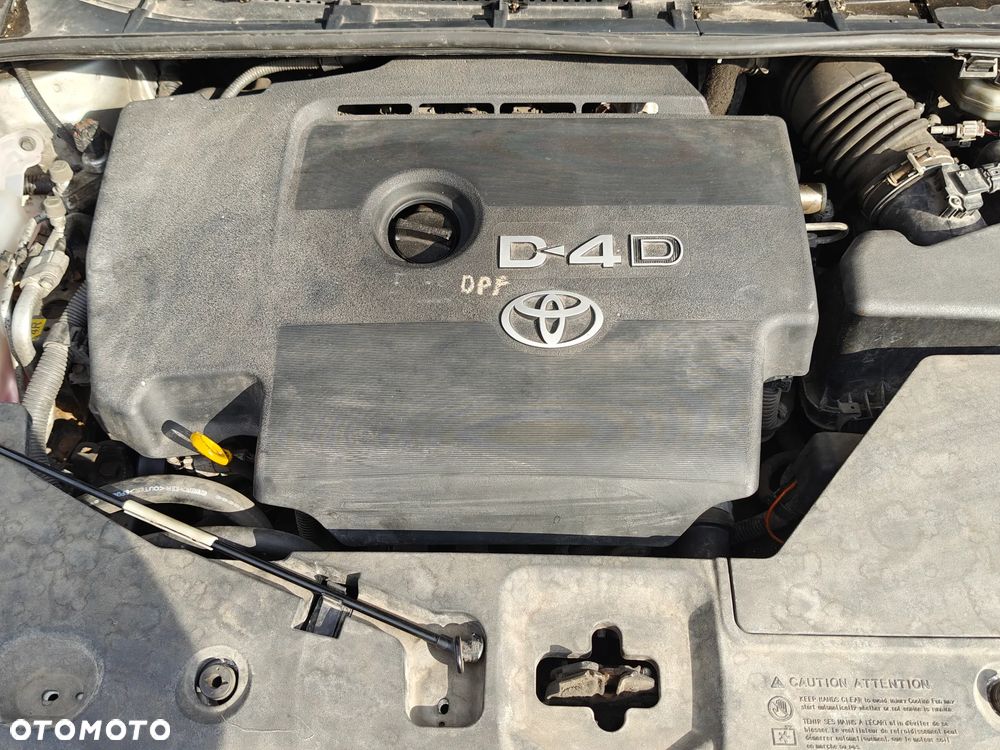 Toyota Avensis 2.0 D-4D Premium - 9