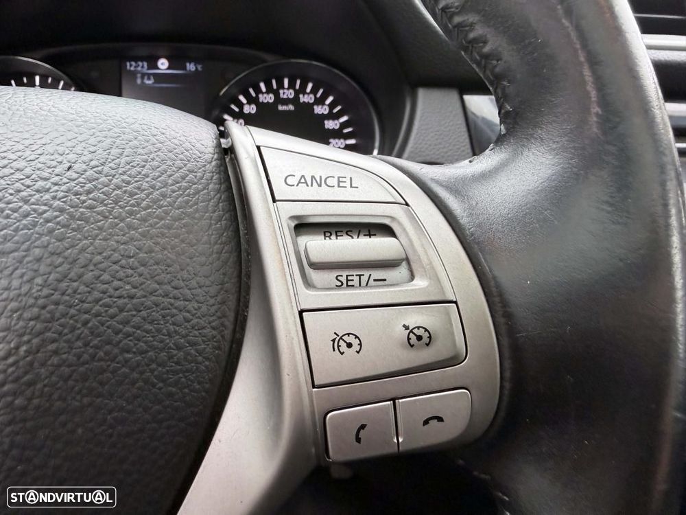 Nissan Qashqai 1.5 dCi N-Connecta 18 - 30