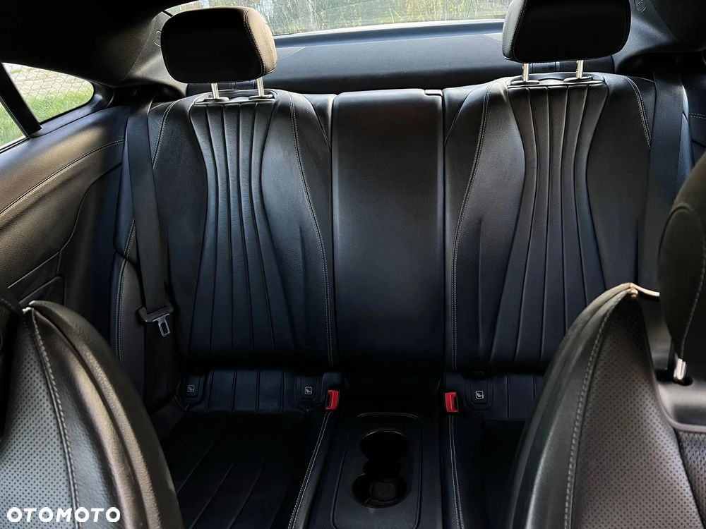 Mercedes-Benz Klasa E 300 Coupe 9G-TRONIC - 11