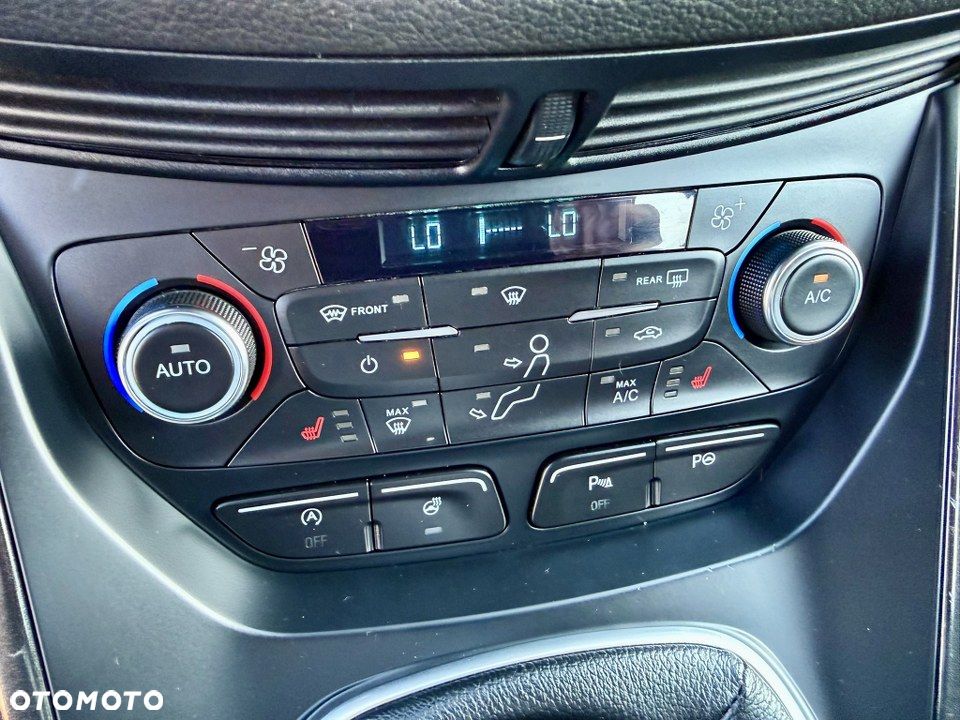 Ford Kuga 2.0 TDCi 4x4 ST-Line - 24