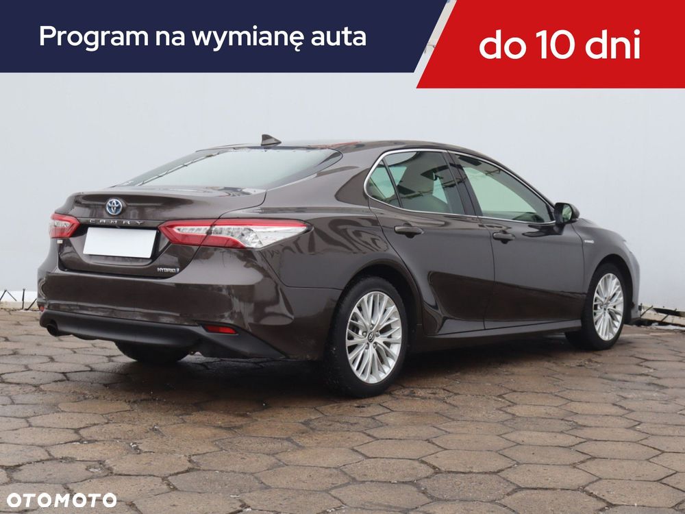 Toyota Camry - 7