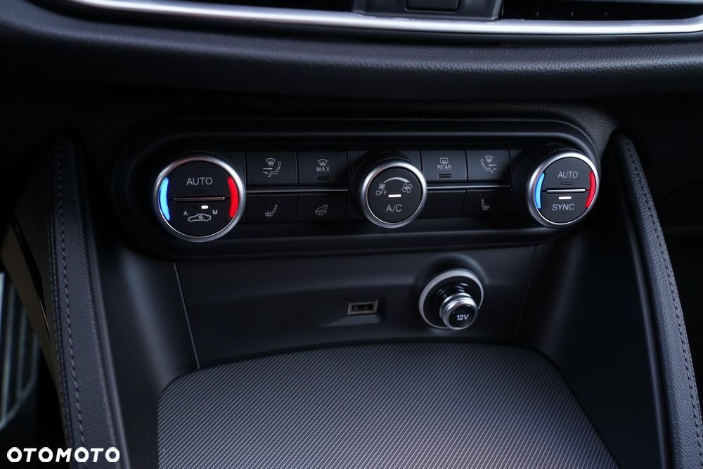 Alfa Romeo Stelvio 2.0 Turbo Veloce Q4 - 17