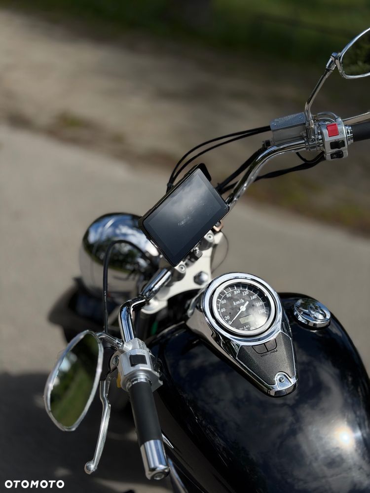 Suzuki Intruder - 12