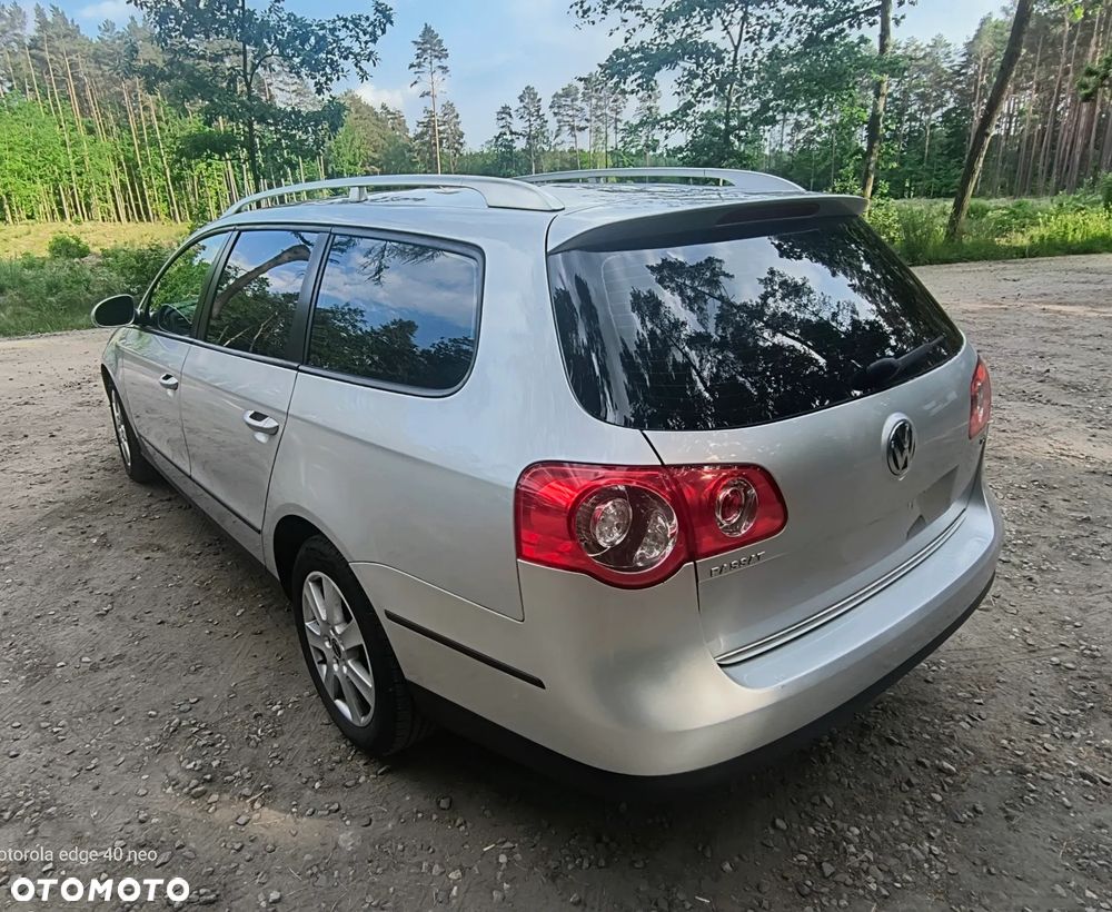 Volkswagen Passat 1.9 TDI DPF Highline - 5