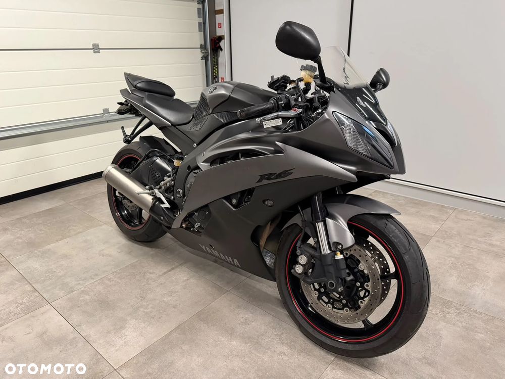 Yamaha R6 - 1