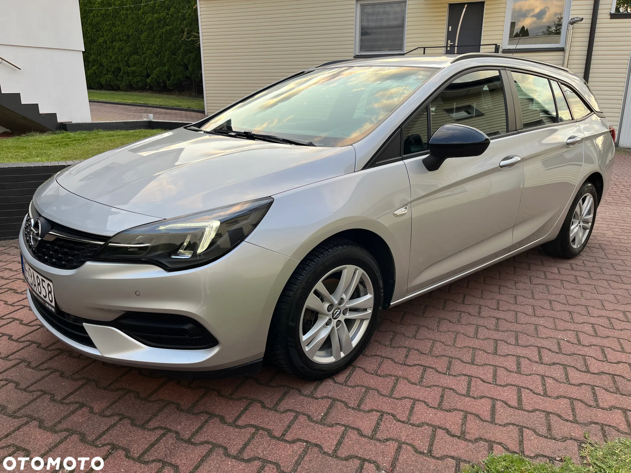 Opel Astra V 1.2 T Edition S&S - 4