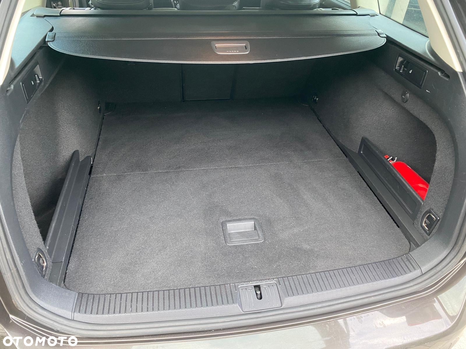 Volkswagen Passat Variant 1.6 TDI SCR DSG Comfortline - 19