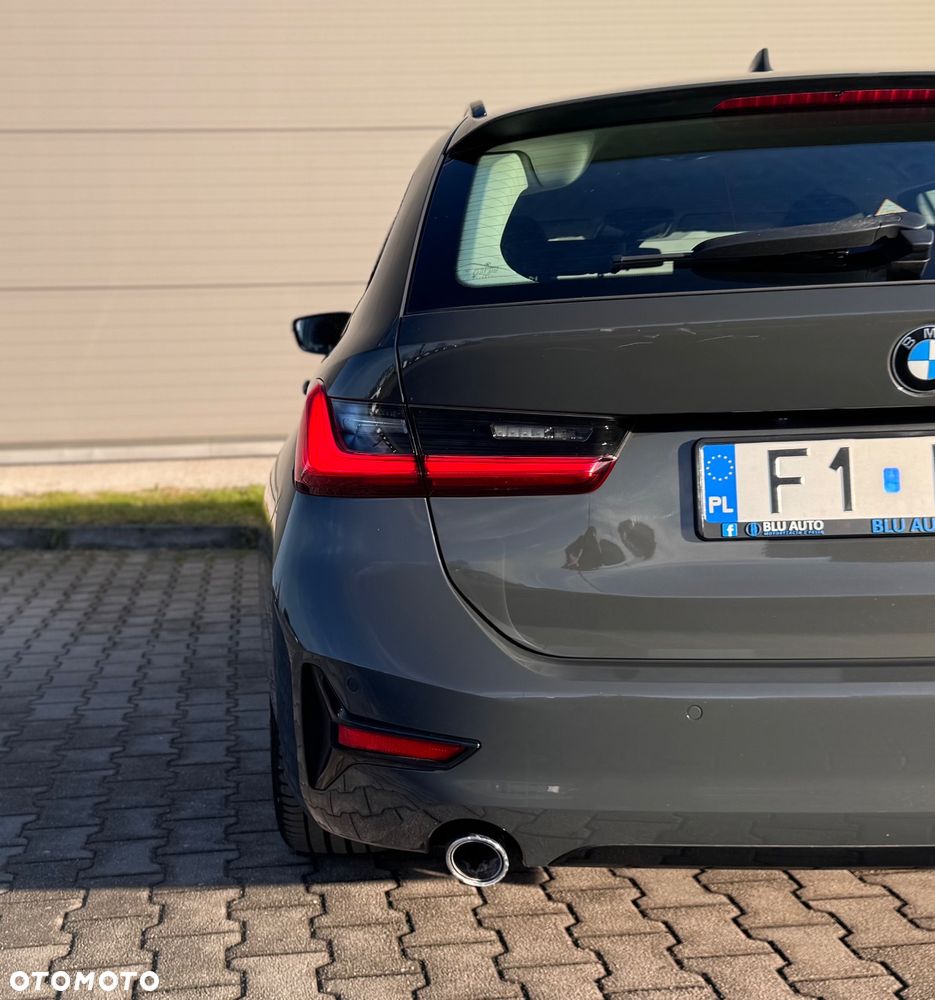 BMW Seria 3 318d Sport Line Shadow - 21