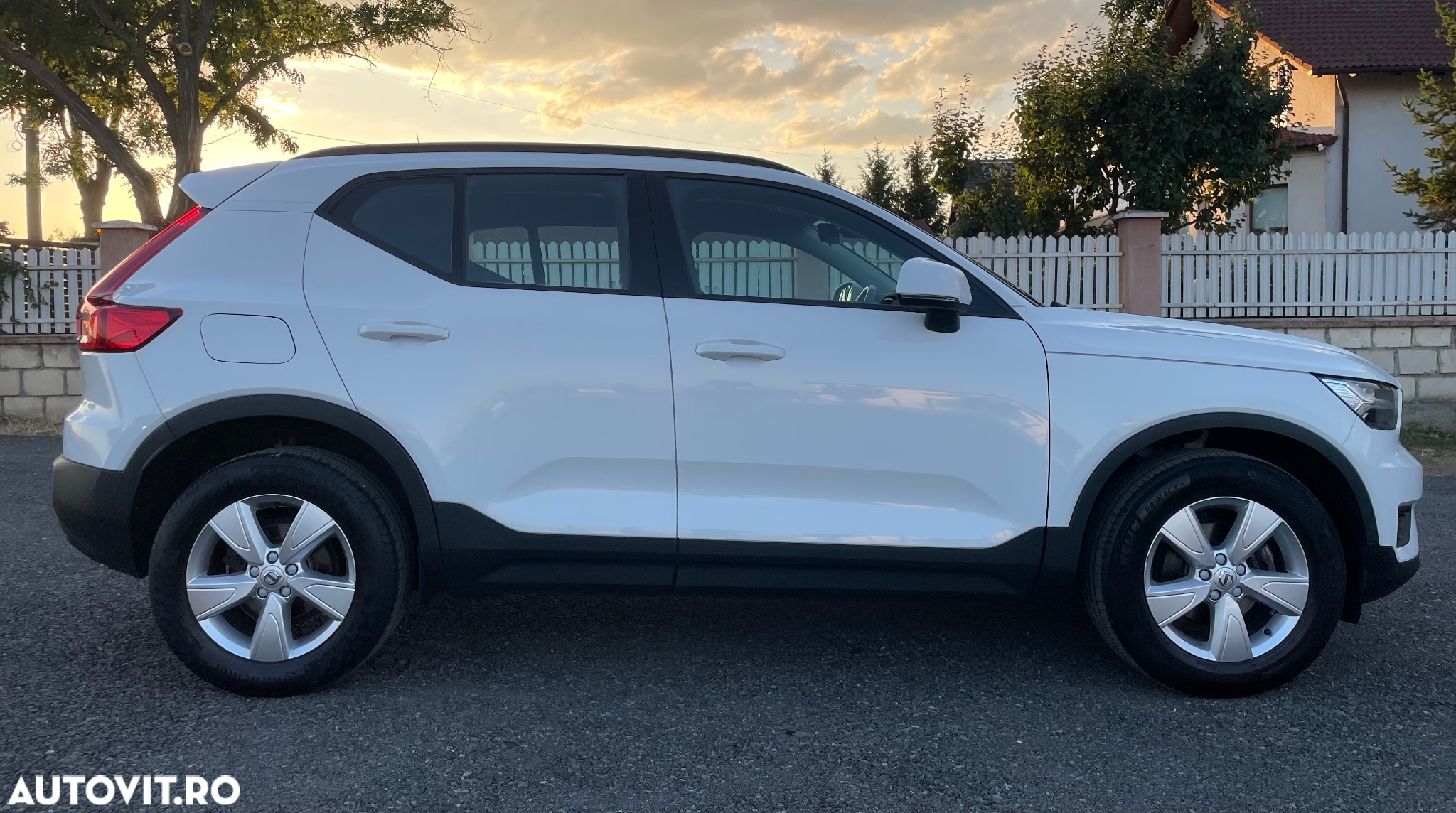Volvo XC 40 T2 AT8 Momentum - 10