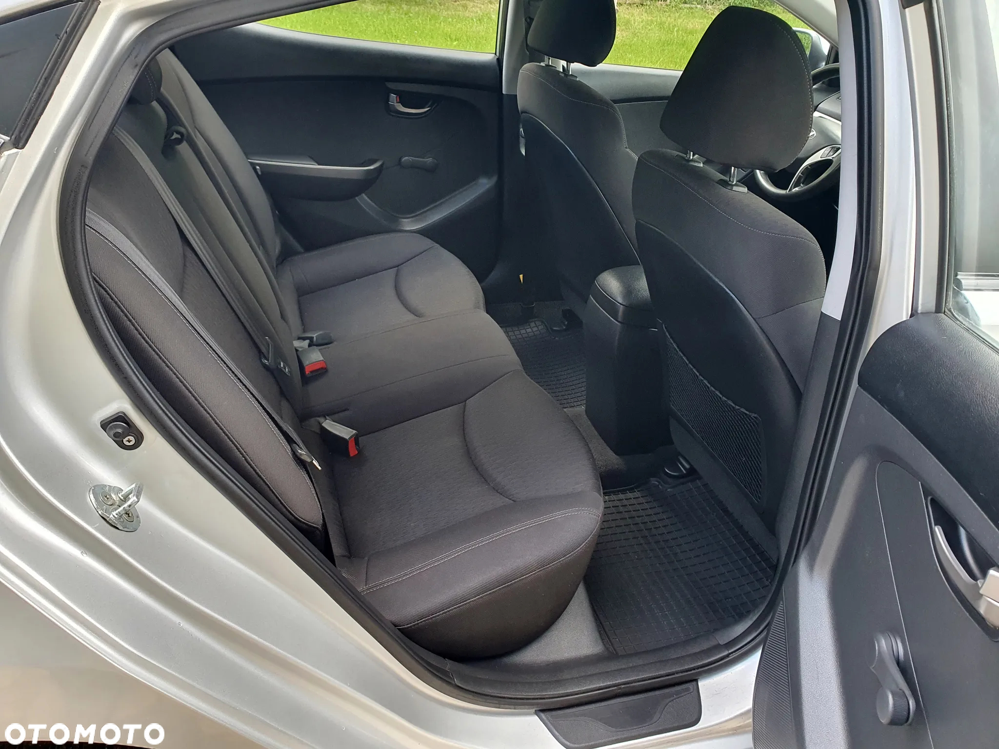 Hyundai Elantra 1.6 Classic + - 13