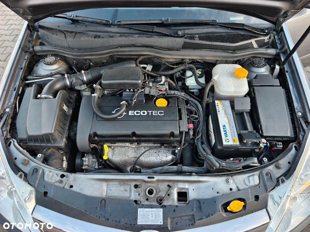 Opel Astra 1.6 Essentia - 22