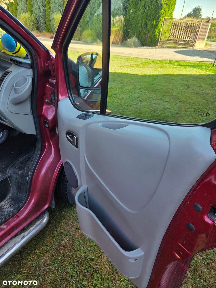 Opel Vivaro 2.5 CDTI - 16