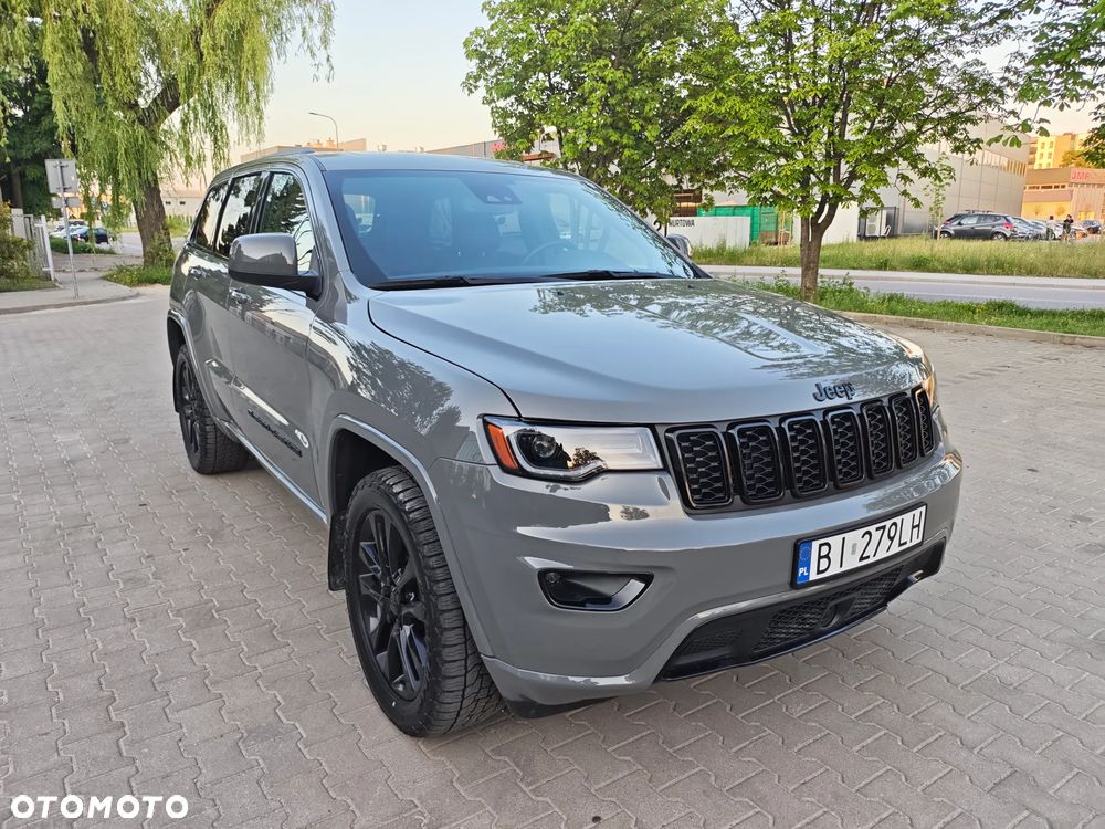 Jeep Grand Cherokee - 11