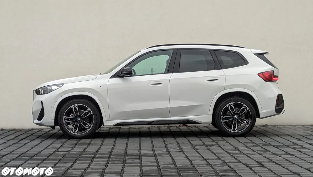BMW iX1 xDrive30 66.5kWh xLine - 5