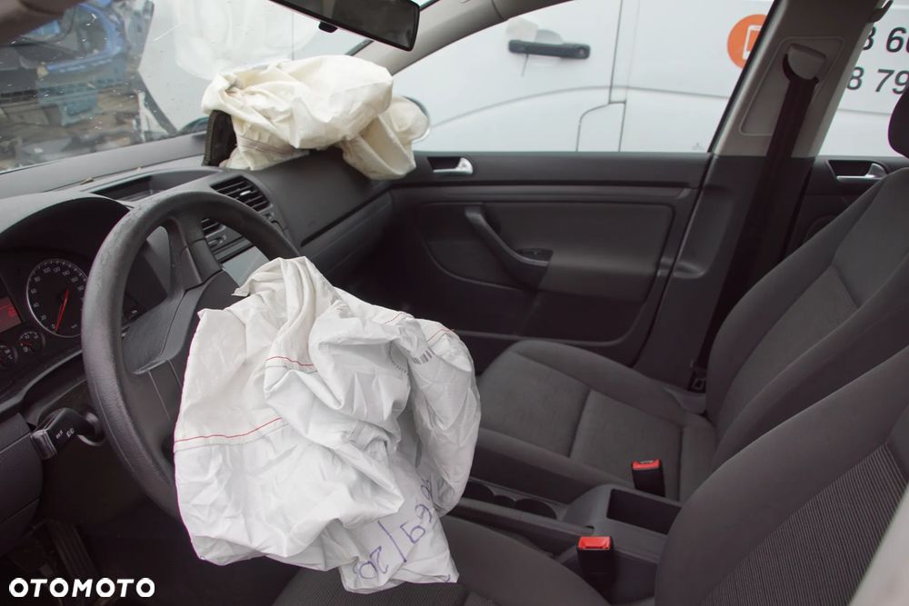 Auto na części - Volkswagen Golf V 1.4 16V BCA FXQ LA7W 2006R Silnik Skrzynia Drzwi Błotnik Klapa Zderzak Lampa Lusterko Klamka Szyba Deska Kokpit Sterownik Moduł Czujnik Licznik Wyświetlacz Panel Kierownica - 11