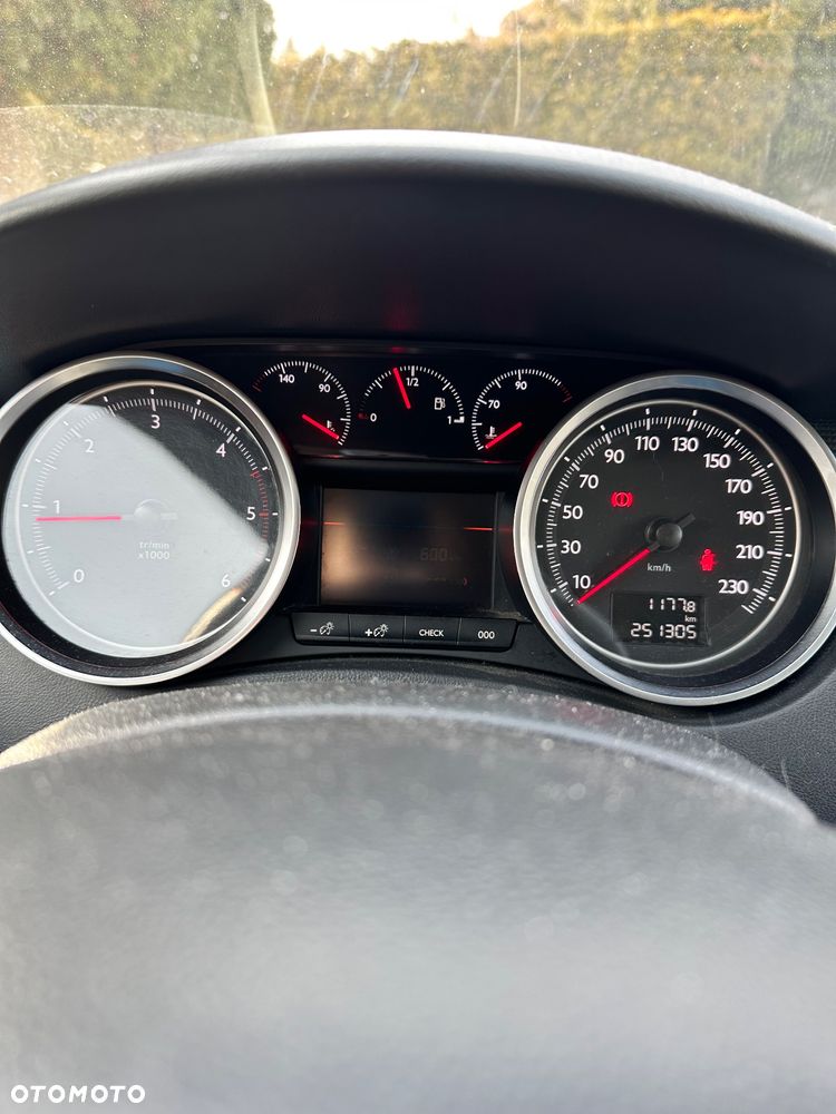 Peugeot 508 HDi FAP 140 Active - 11